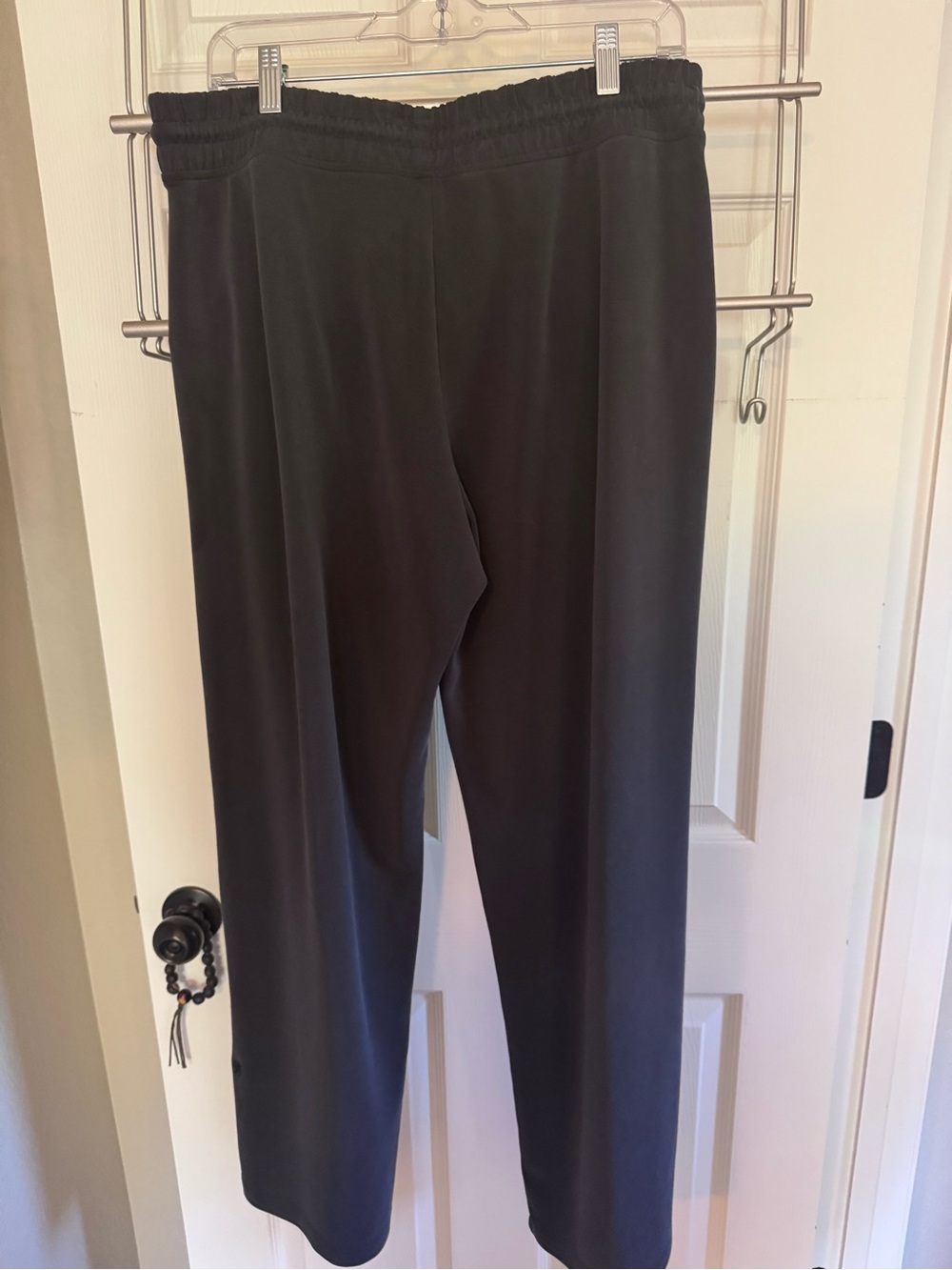 Athleta Seasoft Black Mid Rise Straight Pant - Picture 2 of 5